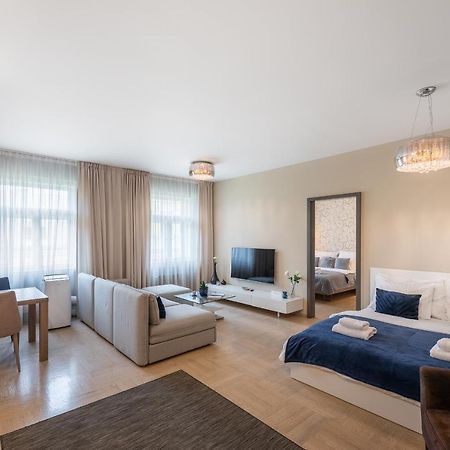 Apartamento New Luxury Apt With Ac&Parking In The Center Of Praga Exterior foto