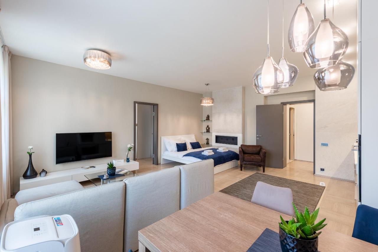 Apartamento New Luxury Apt With Ac&Parking In The Center Of Praga Exterior foto